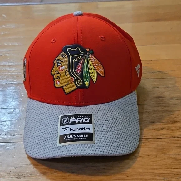 NWT NHL Chicago Blackhawks Fanatics 2020 Locker Room Pro Authentic Adjustable Ha - Picture 1 of 14